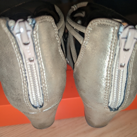 EuroSoft sandals in gold Sz 37 - Picture 4 of 5